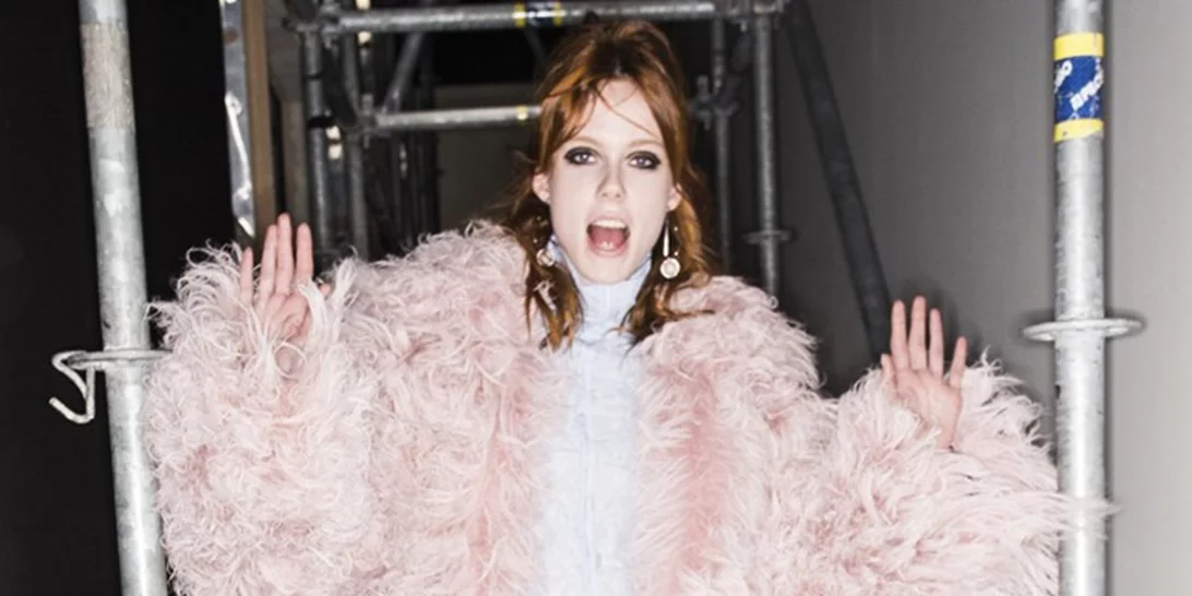 Ντύσιμο για γάμο το χειμώνα: 10 συνδυασμοί που θα σου δώσουν έμπνευση