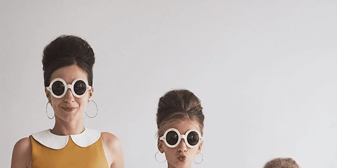 @allthatisshe: Αυτή η μαμά σετάρει τα ρούχα της με αυτά των παιδιών της!