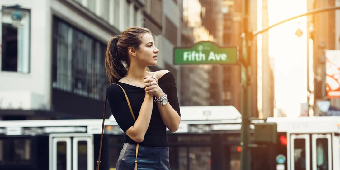 Κορίτσια της πόλης, αυτός είναι ο νέος εχθρός της επιδερμίδας - Μάθε τον και βρες τα σωστά προϊόντα να τον αντιμετωπίσεις