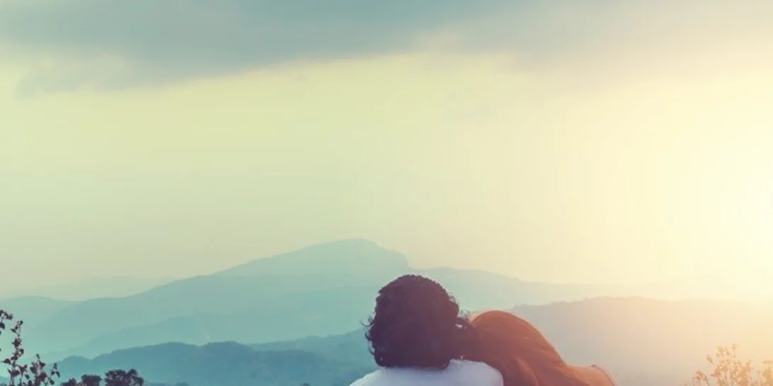 Οι γυναίκες είναι πιο ευτυχισμένες με έναν λιγότερο όμορφο άντρα