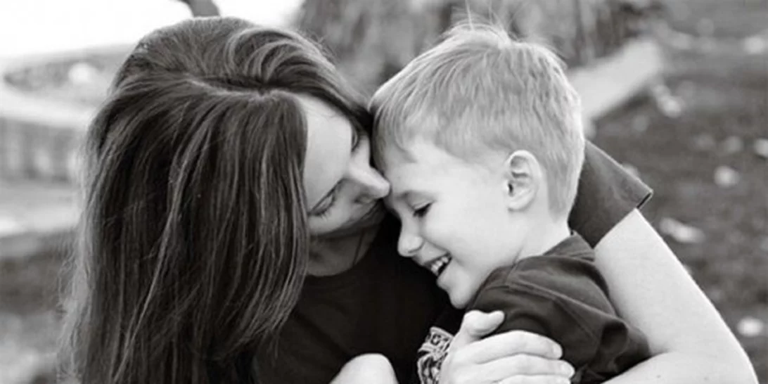 Πώς μια μητέρα μπορεί να «βλάψει» τον γιο της από αγάπη