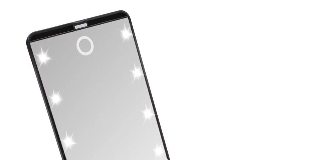 Κυκλοφόρησε το καλύτερο καθρεφτάκι που είχες ποτέ φανταστεί! Μάθε πόσο κοστίζει