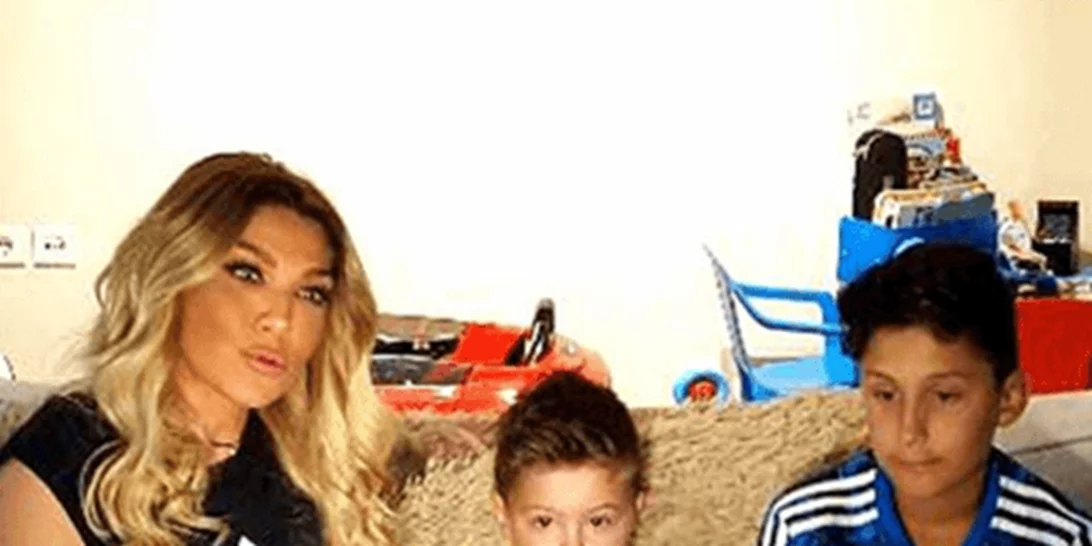 Αγγελική Ηλιάδη: Μιλάει μαζί με τους γιους της στην «Ελένη»