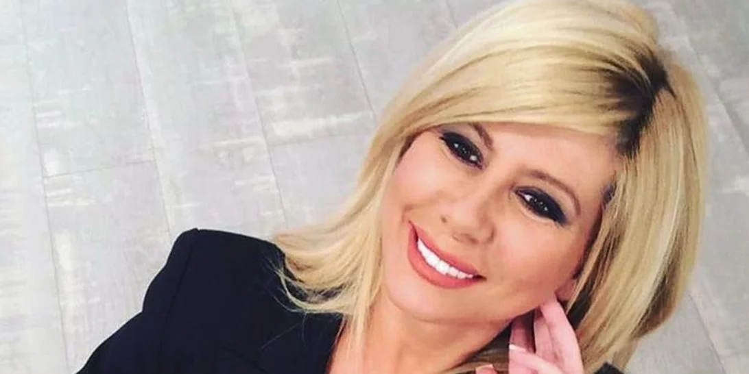 Ζήνα Κουτσελίνη | Στόλισε το Χριστουγεννιάτικο δέντρο μαζί με την κόρη της