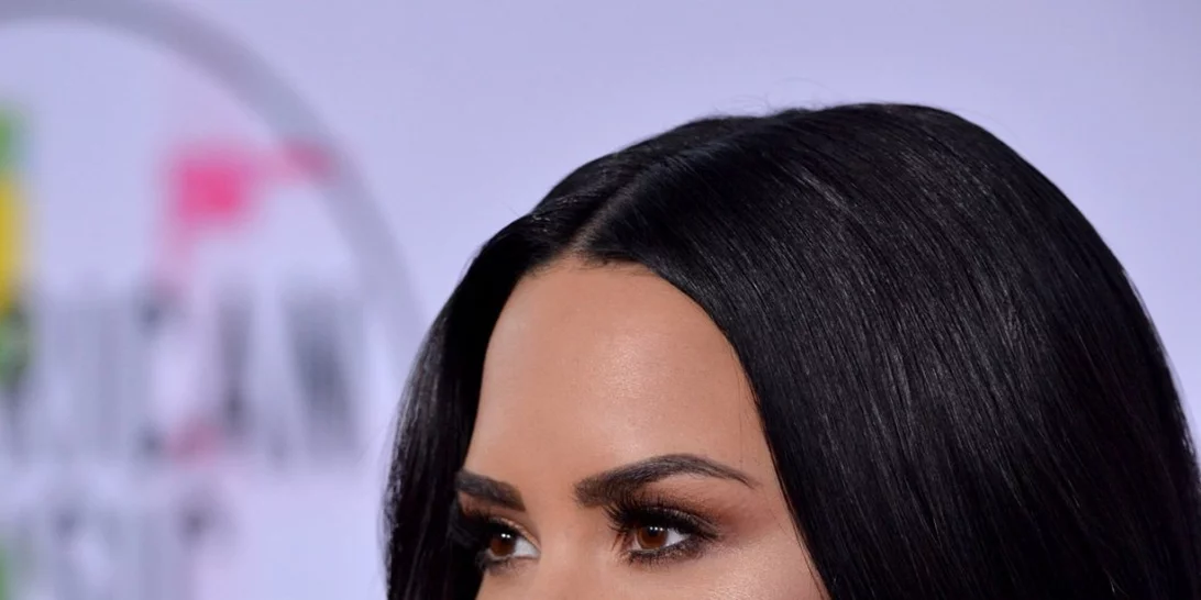 AMAs 2017: Μάθε ποια 2 trends υιοθέτησαν - πραγματικά - όλες οι celebs και... μερικές εξαιρέσεις!