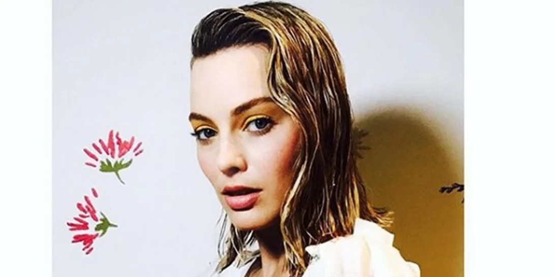 Margot Robbie | Φοράει τη βέρα μόνο δυο μέρες τη βδομάδα!