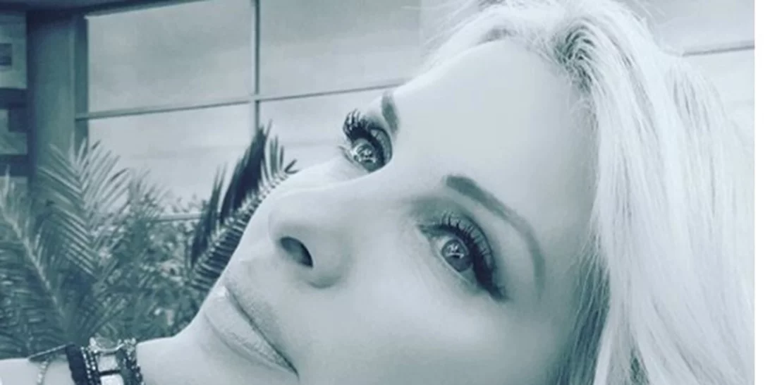 Ελένη Μενεγάκη | Στόλισε το χριστουγεννιάτικο δέντρο της!