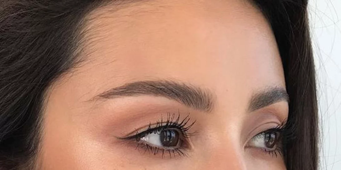 Πώς θα κάνεις το πρωινό σου μακιγιάζ βραδινό στο λεπτό, για να είσαι λαμπερή ακόμη και την τελευταία στιγμή!