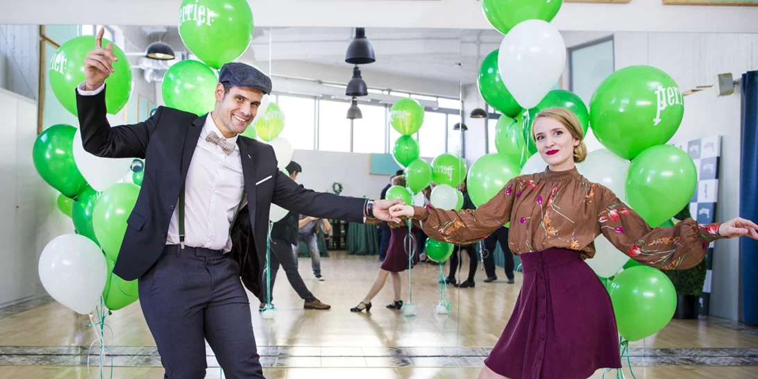 Ο Δημήτρης Ουγγαρέζος μεταμορφώθηκε στον πιο extraordinaire δάσκαλο swing