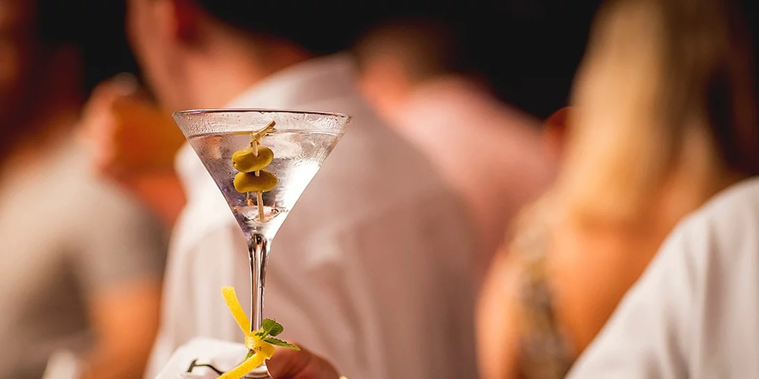 Πώς θα παραγγείλεις και θα πιεις σωστά το Martini