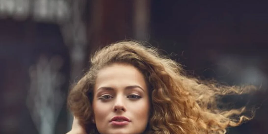 Δείξε νεότερη με το σωστό χρώμα στα μαλλιά