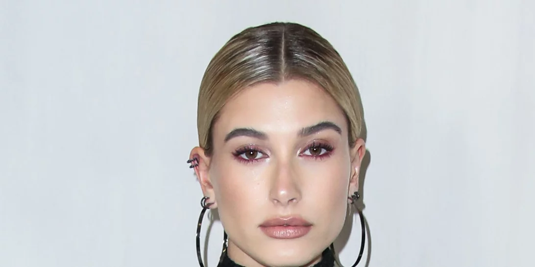 Hailey Baldwin | Φορά το καρό με τον πιο hot τρόπο