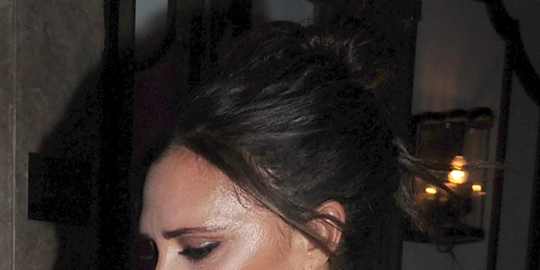 Victoria Beckham: Με βραδινό outfit που κανείς δεν περίμενε