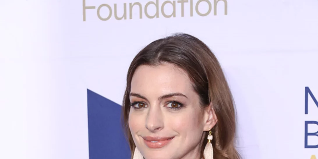 Η Anne Hathaway απαντά με τον καλύτερο τρόπο σε όλους αυτούς που λένε ότι πήρε κιλά
