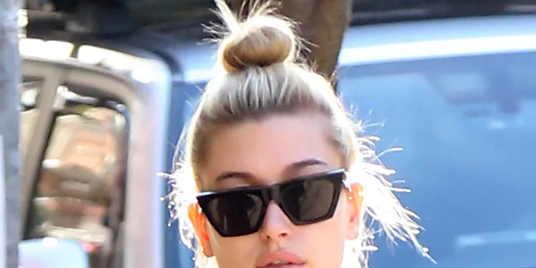 Hailey Baldwin: To total black look της είναι τέλειο για κάθε μέρα