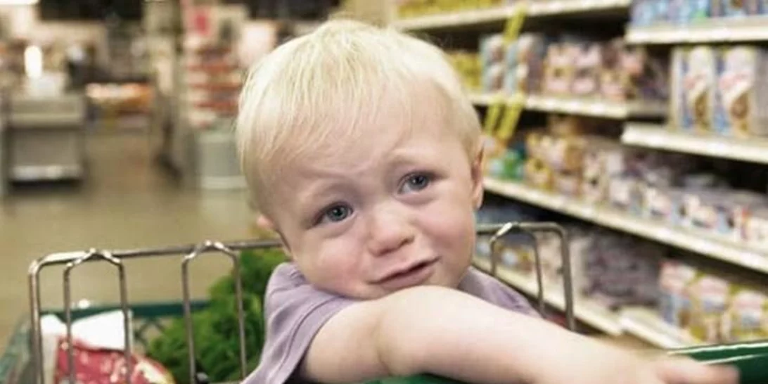 Το να παίρνουμε τα παιδιά μας μαζί στις δουλειές, συχνά, τα εξουθενώνει