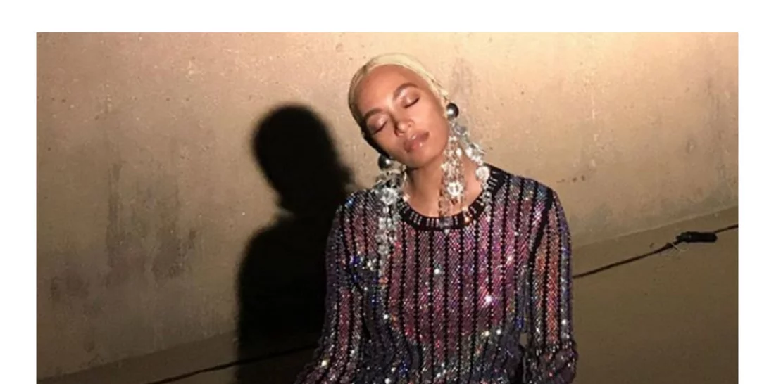 #WomanSpreading: Η νέα πόζα που κυριαρχεί τώρα στο Instagram