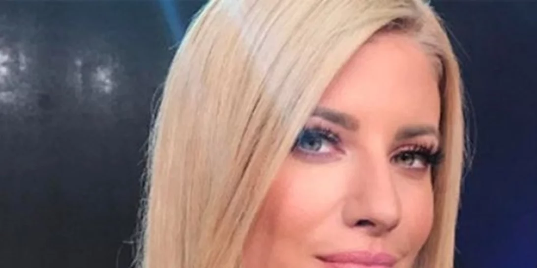 Ευαγγελία Αραβανή | Έπιασε την ανθοδέσμη στο γάμο της κολλητής της