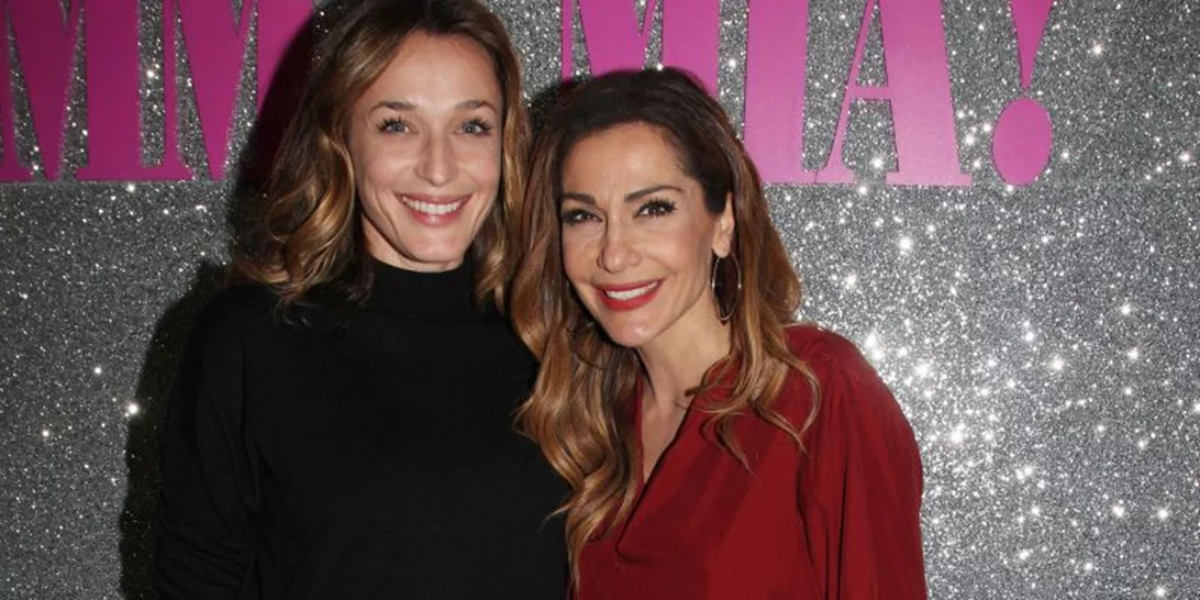 Κάτια Ζυγούλη | Με total black look στο Θέατρο Ακροπόλ