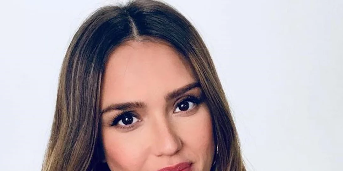 Jessica Alba | Η χριστουγεννιάτικη φωτογραφία με την οικογένειά της