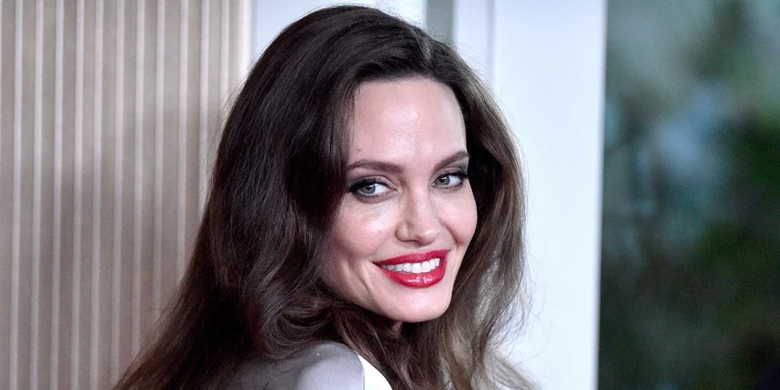 Angelina Jolie | Διαγνώστηκε με την σπάνια νόσο της παράλυσης του Bell