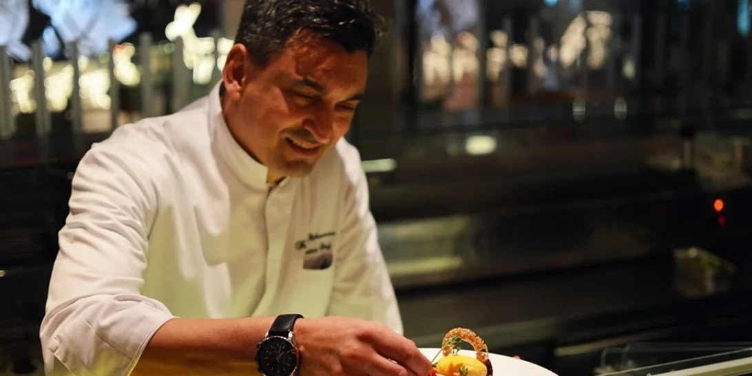 Το Hilton Αθηνών σάς βάζει στο κλίμα των εορτών