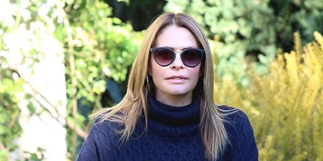 Τζένη Μπαλατσινού | Στόλισε το Χριστουγεννιάτικο δέντρο στο σπίτι της