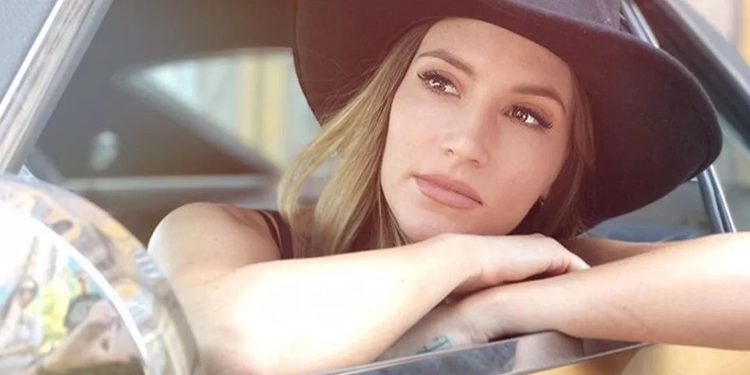 Αθηνά Οικονομάκου | Στο κρεβάτι μαζί με την Βάσω Λασκαράκη