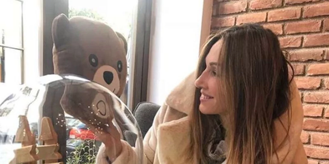 Ελένη Πετρουλάκη | Το εντυπωσιακό Χριστουγεννιάτικο δέντρο