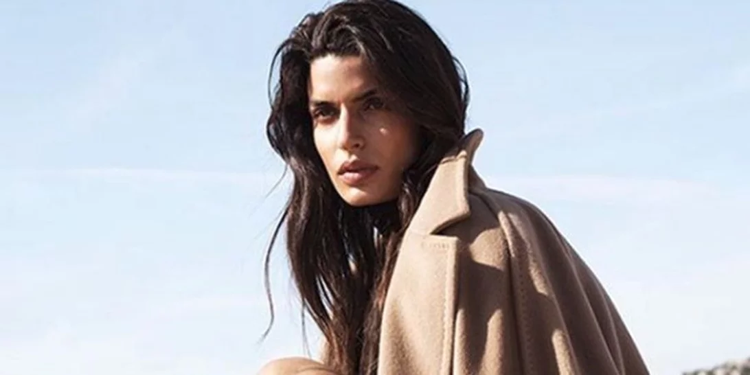 Τόνια Σωτηροπούλου | Ποζάρει με εσώρουχα στο κρεβάτι