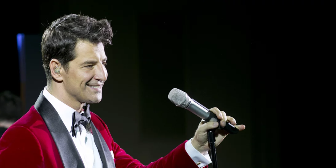 Βρεθήκαμε στην Χριστουγεννιάτικη εκδήλωση της Apivita με πρωταγωνιστή τον Σάκη Ρουβά