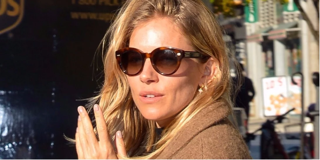 Εμπνέεσαι από το στυλ της Françoise Hardy; Τότε θα λατρέψεις αυτό το outfit της Sienna Miller