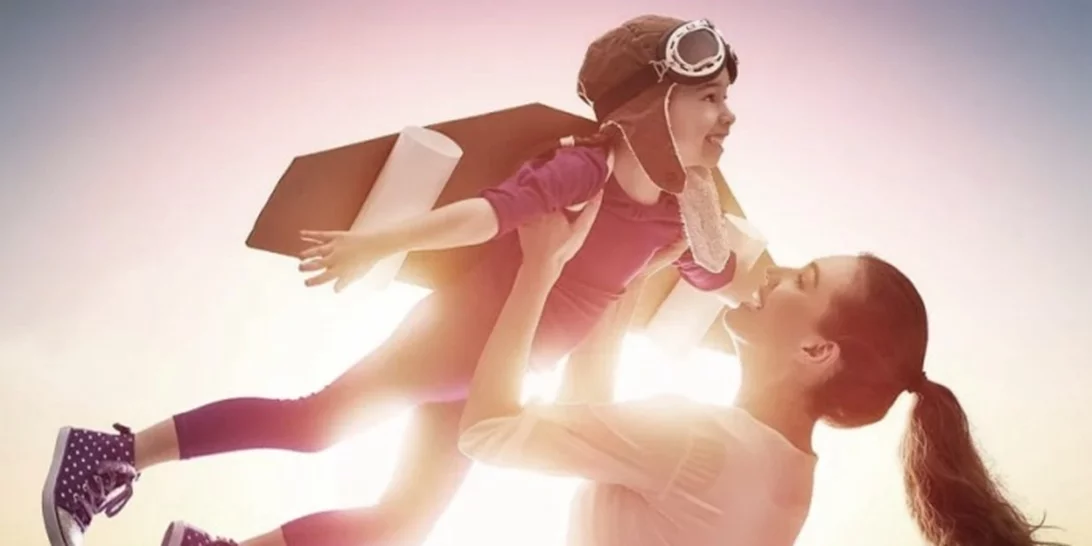 Για να δείξεις στα παιδιά σου τον κόσμο πρέπει να σηκωθείς από τον καναπέ