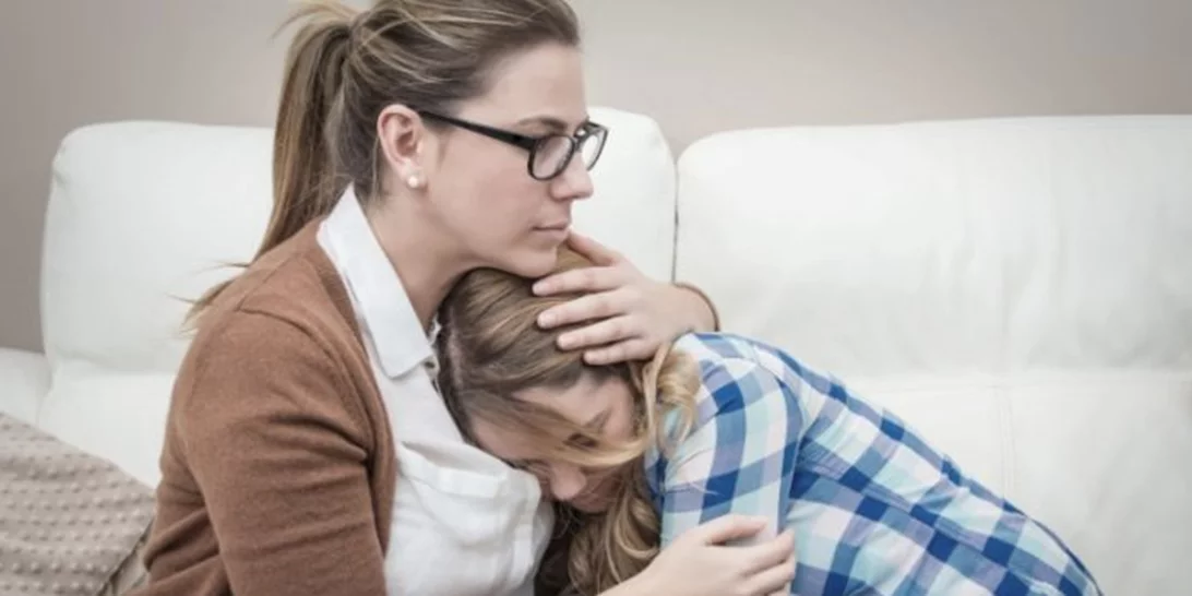 Πώς να περάσεις ως γονιός το «τούνελ» της εφηβείας – κάποιες σκέψεις