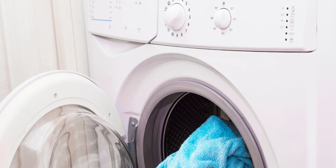 Δεν μυρίζουν φρεσκάδα τα ρούχα σου; Αυτά είναι τα 5 λάθη που κάνεις στο πλύσιμο