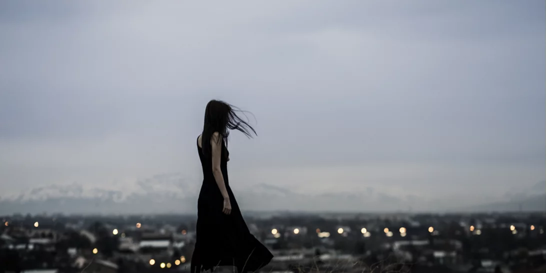 Aνάλυσέ Το | Η κατάθλιψη δεν είναι τίποτε άλλο από την τιμωρία του εαυτού σου