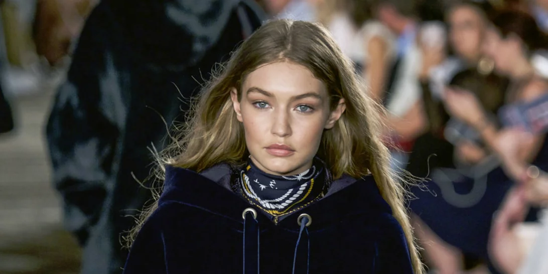 H Gigi Hadid έχει (ξανά) τη δική της Barbie και μάλιστα με την υπογραφή του Tommy Hilfiger!
