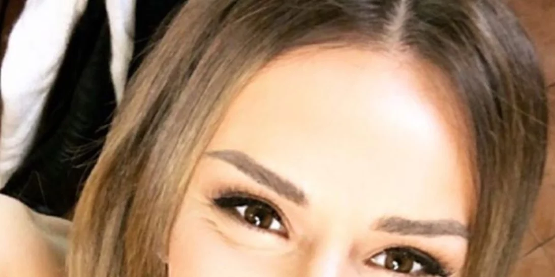 Ελένη Τσολάκη | Το γλυκό φιλί από τον σύζυγό της