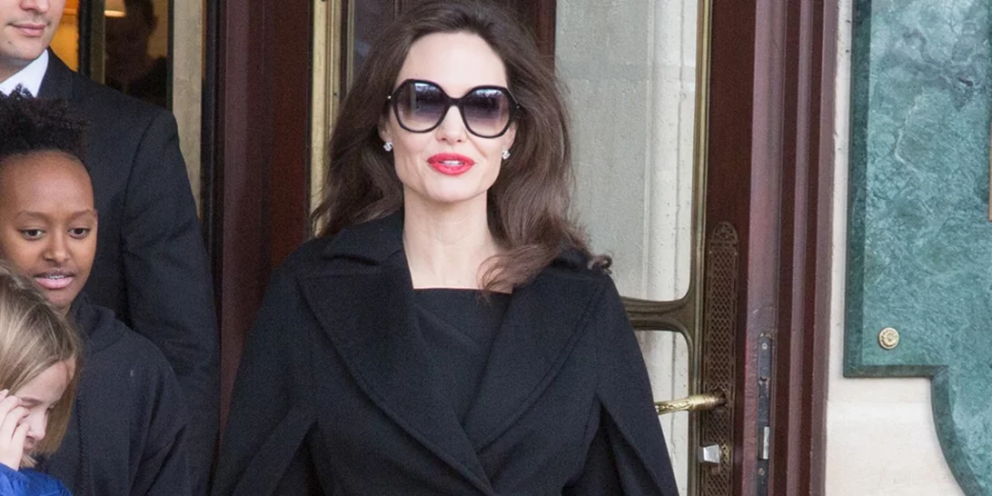 Angelina Jolie | Μαζί με τα παιδιά της στο Λούβρο