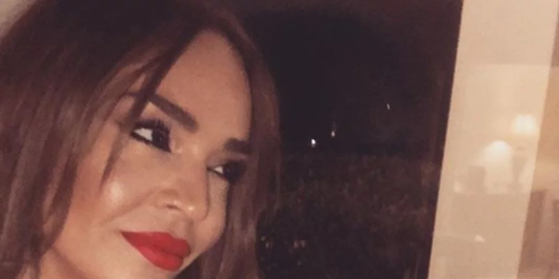 Νικολέττα Καρρά | Τρυφερές αγκαλιές και φιλιά με τον Φώτο Πιττάτζη σε βραδινή έξοδο