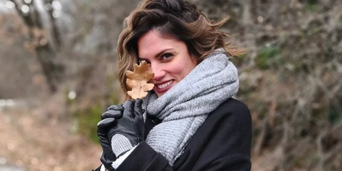 Μαίρη Συνατσάκη | Ντύθηκε νυφούλα!