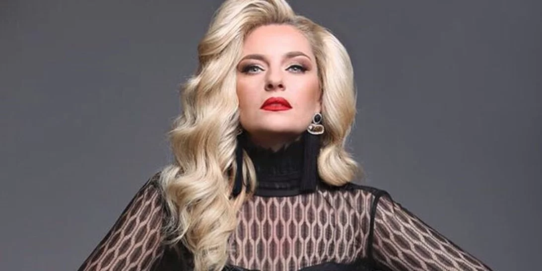 Ελισάβετ Μουτάφη | Ποζάρει χωρίς make up