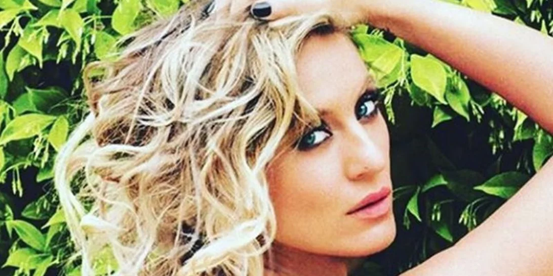 Ελεονώρα Μελέτη | Διασκέδασε στον Σάκη Ρουβά και μαγνήτισε τα βλέμματα