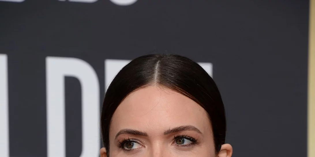 Είναι το πορτοκαλί κραγιόν η νέα beauty μανία; Η Mandy Moore μας δίνει έναν καλό λόγο να το δοκιμάσουμε!