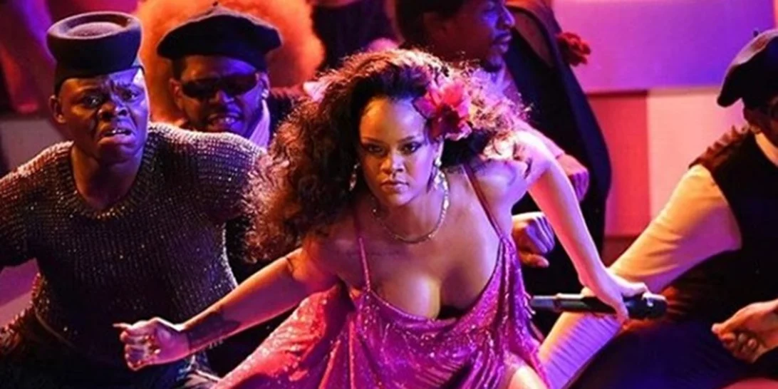 Rihanna | Ξεσήκωσε τα Grammys με τον εκρηκτικό χορό της