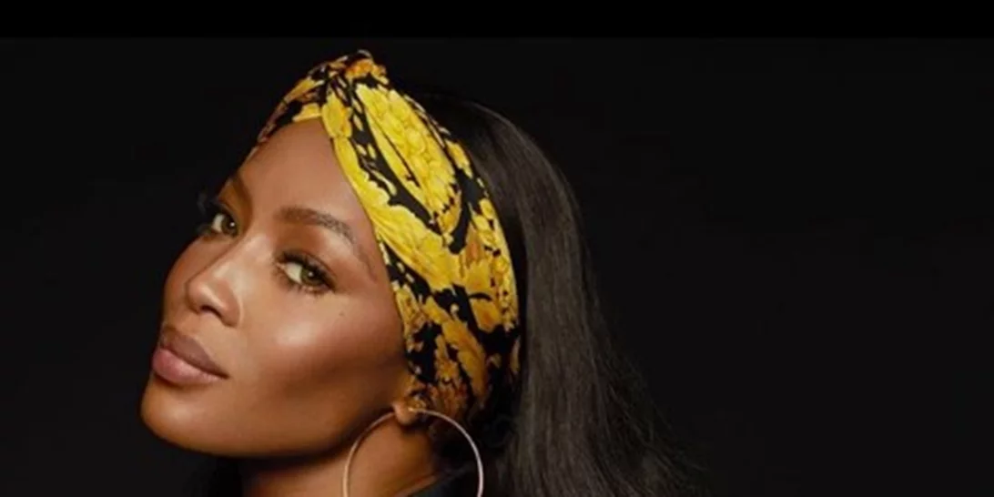 Η Naomi φωτογραφίζεται γυμνή και αποδεικνύει γιατί είναι το supermodel της καρδιάς μας