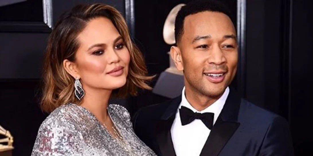 Η Chrissy Teigen αποκάλυψε το φύλο του μωρού της!