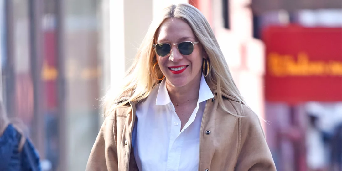 Πώς να φορέσω το άσπρο πουκάμισο; Αυτό το outfit είναι ό,τι πιο φρέσκο