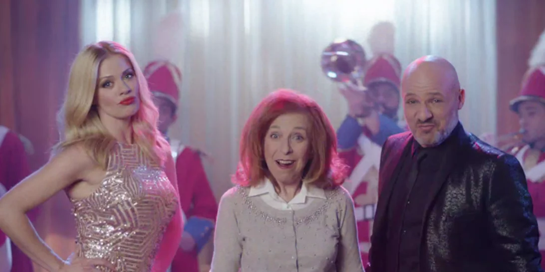 Sunday Live | Το εντυπωσιακό trailer με τη Ζέτα Μακρυπούλια και τον Νίκο Μουτσινά!