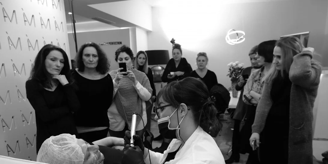 Βρεθήκαμε στο πιο cool beauty event και είδαμε live την πιο εξελιγμένη μέθοδο lifting